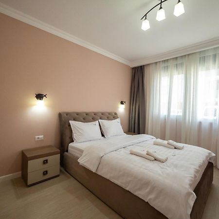 Cozy Deluxe Apartments Near By Mall Arad Exterior foto