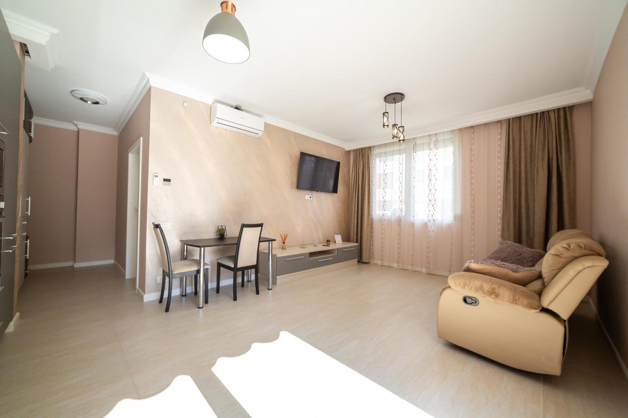 Cozy Deluxe Apartments Near By Mall Arad Exterior foto